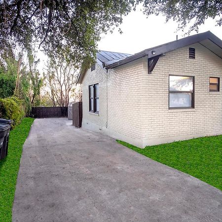 Cozy Downtown Guest House 2Br/1Ba Sleeps 8 San Antonio Bagian luar foto