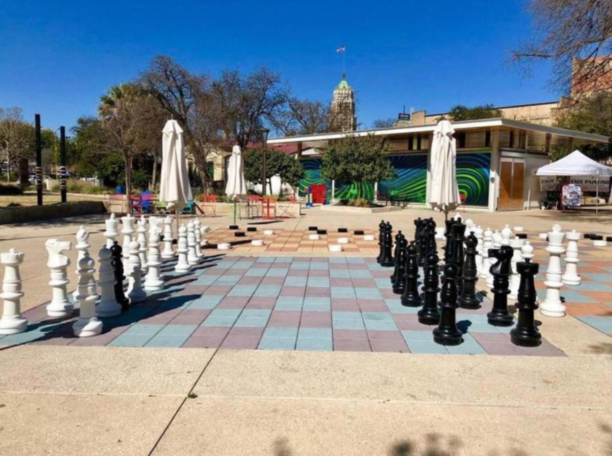 Cozy Downtown Guest House 2Br/1Ba Sleeps 8 San Antonio Bagian luar foto