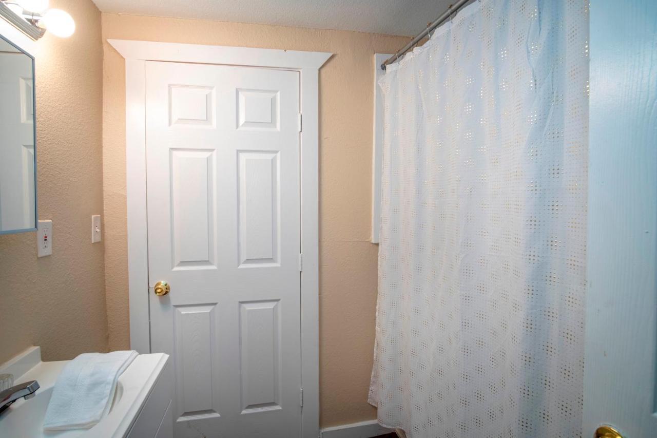 Cozy Downtown Guest House 2Br/1Ba Sleeps 8 San Antonio Bagian luar foto