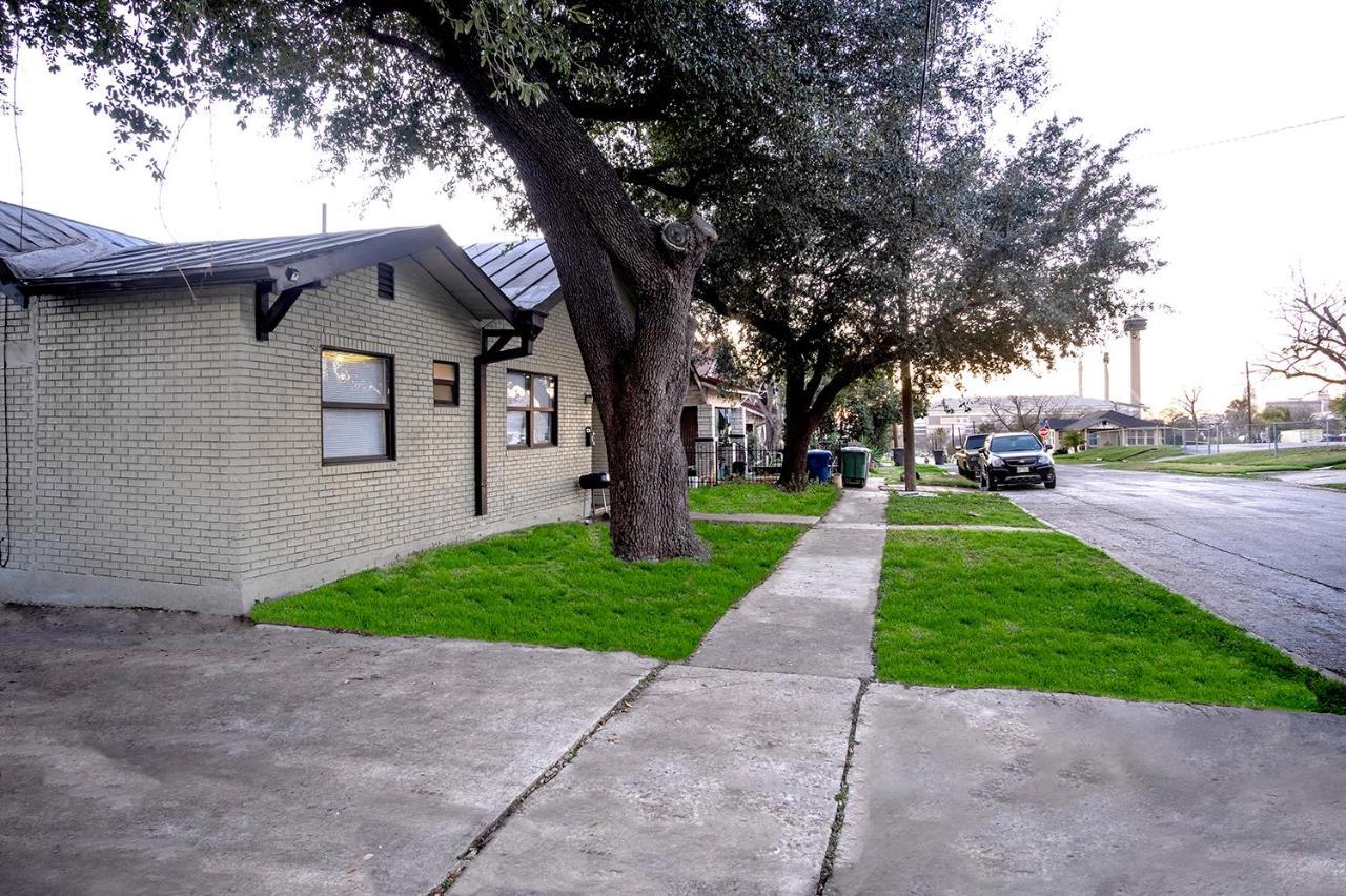 Cozy Downtown Guest House 2Br/1Ba Sleeps 8 San Antonio Bagian luar foto