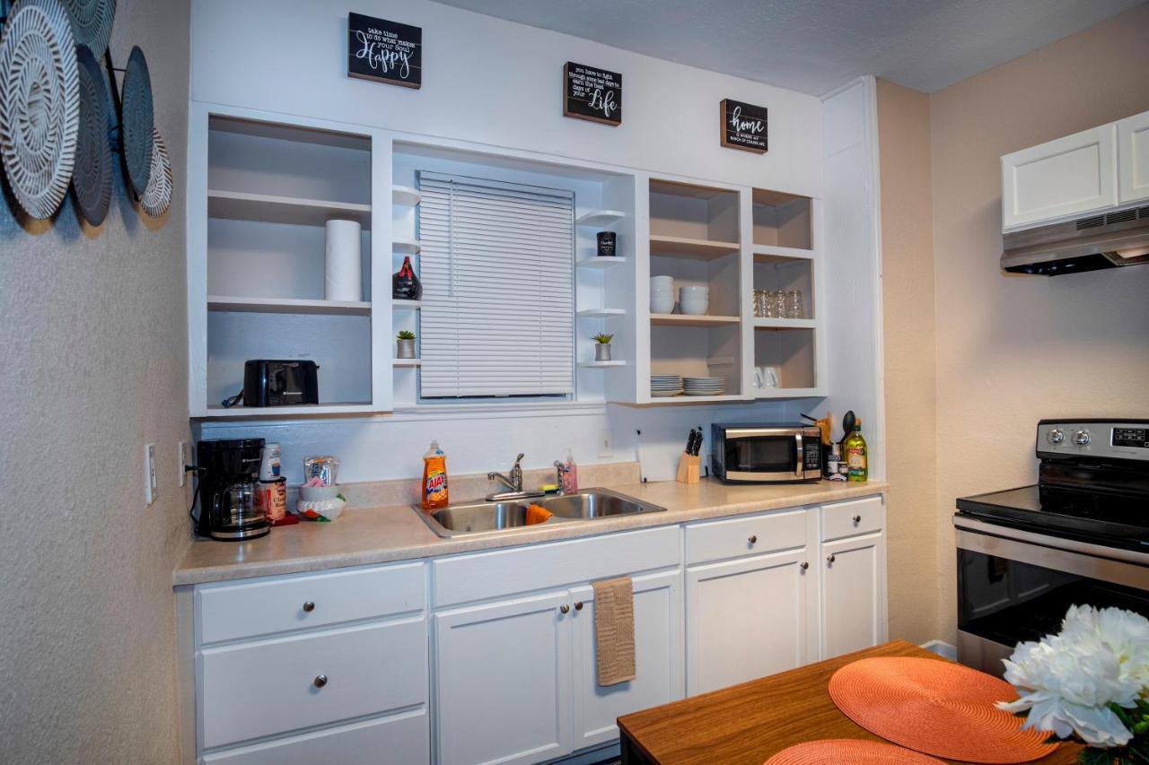 Cozy Downtown Guest House 2Br/1Ba Sleeps 8 San Antonio Bagian luar foto