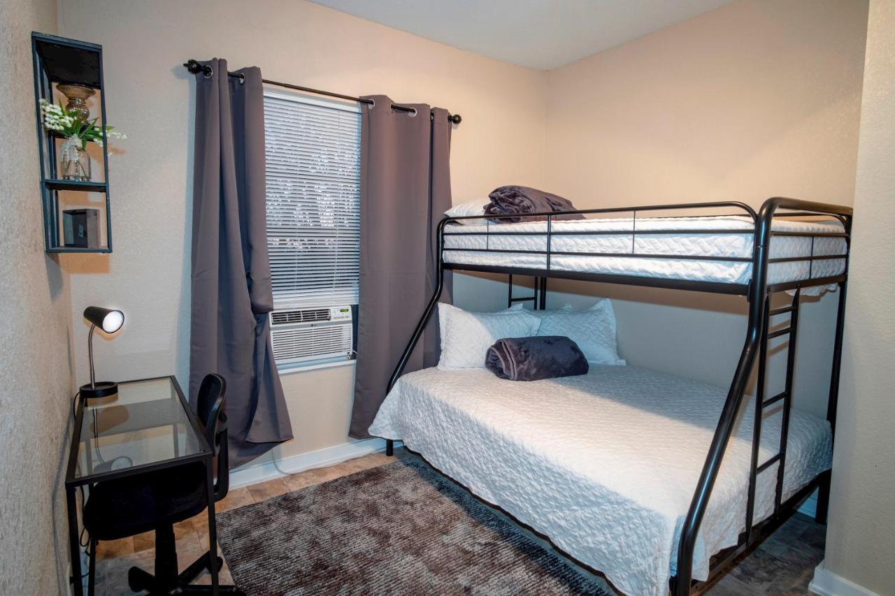Cozy Downtown Guest House 2Br/1Ba Sleeps 8 San Antonio Bagian luar foto